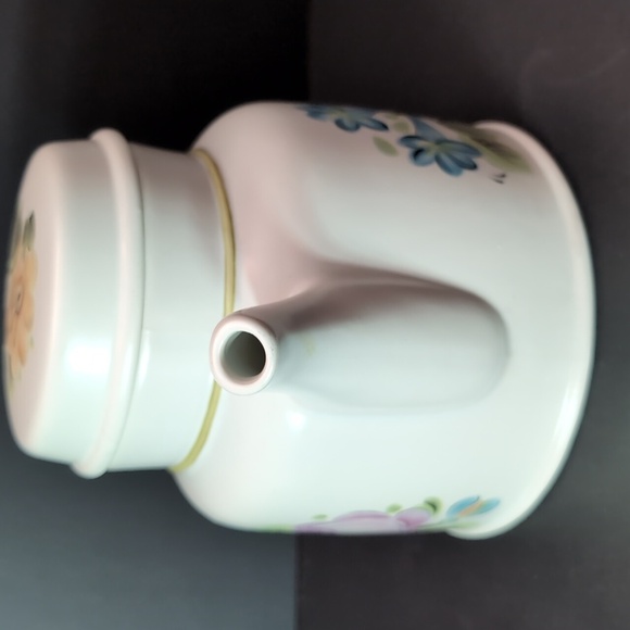 VTG,Royal Doulton Dubarry,Lambeth Stoneware White Floral Tea Pot. - Picture 3 of 12